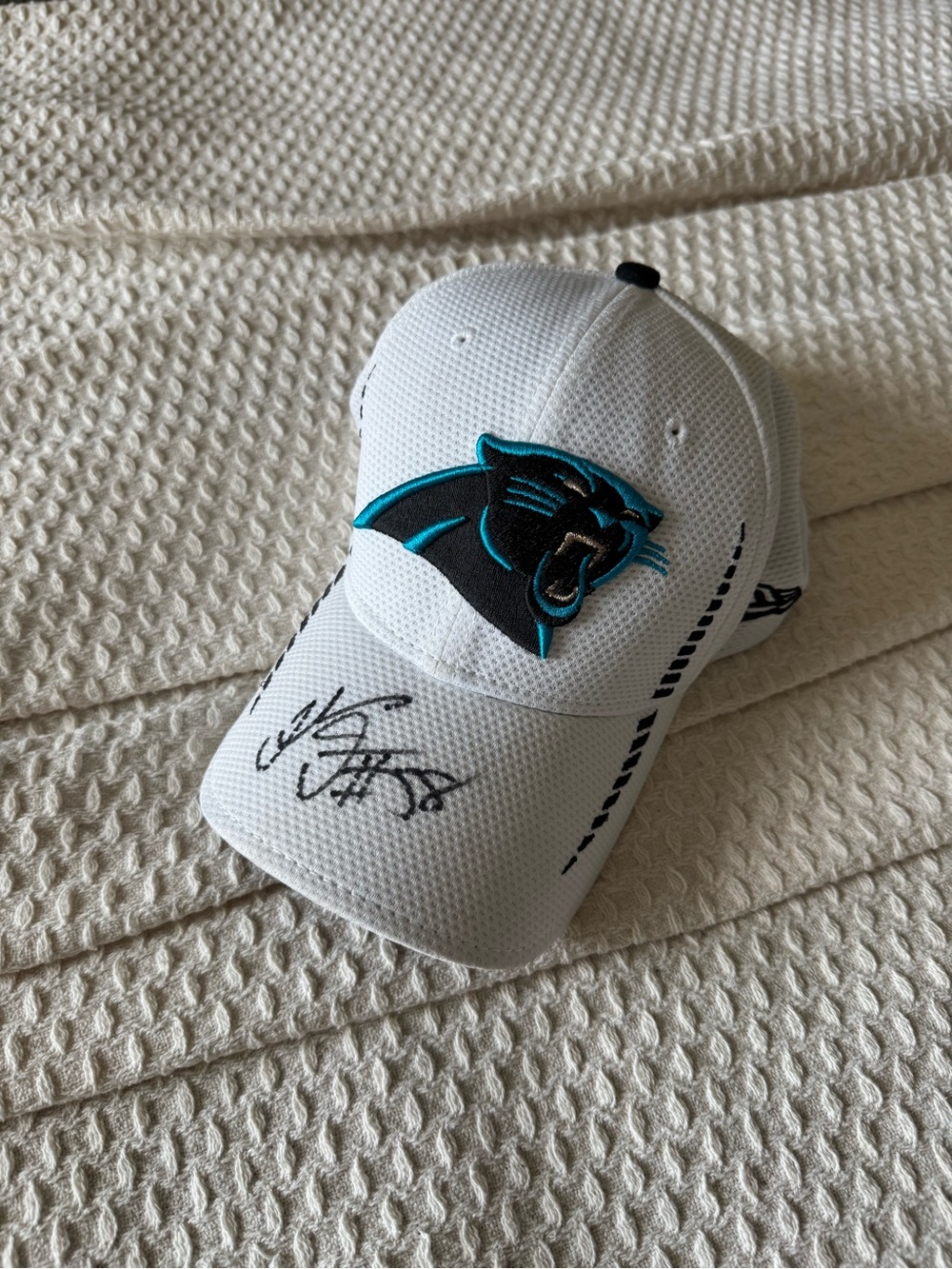 Carolina Panthers White Embroidered Logo Hat Signed by Thomas Davis Sr.